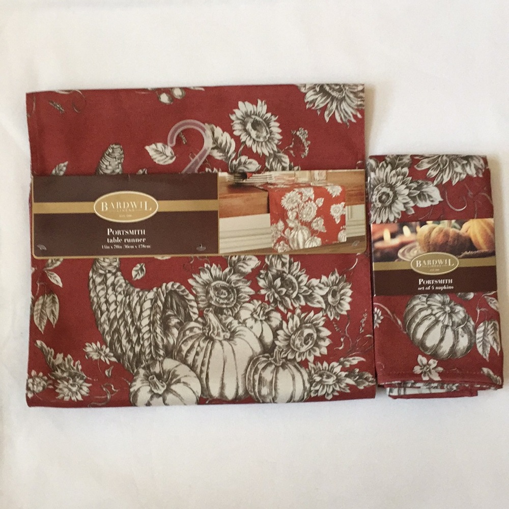 COPY - Bardwill Portsmith Table Runner with 4 Napkins. Brand New With tags.